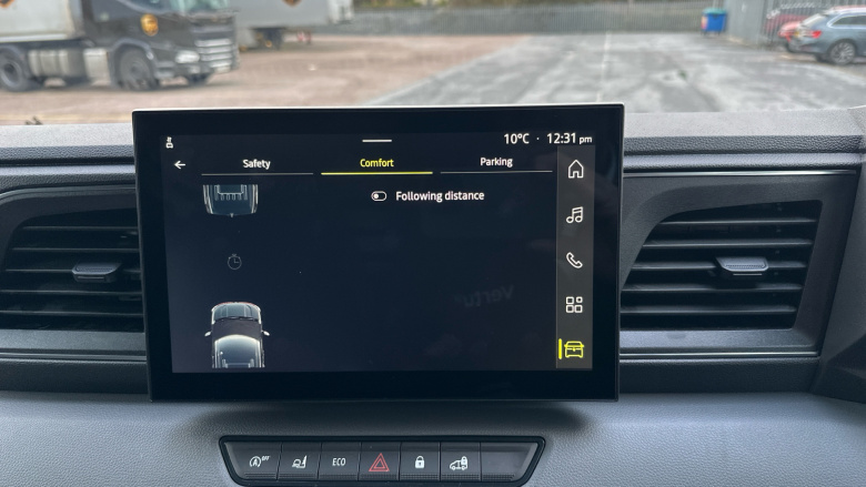 Renault Master Mwb Diesel Fwd MM35 Blue dCi 130 Advance Medium Roof Van